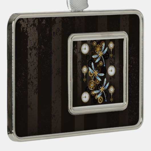 Steampunk Dragonflies op bruine gestreepte achterg Verzilverd Kader Ornament (Rechts)