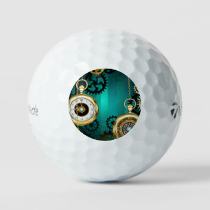 Steampunk Jewelry Watch on a Green Background Golfballen