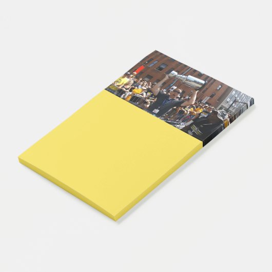 Steek de beker tweemaal omhoog post-it® notes (Schuin)