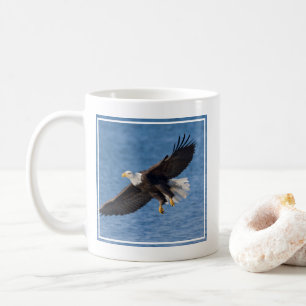 Steenarend in vlucht koffiemok