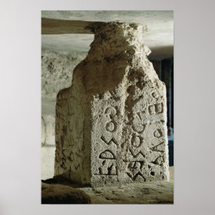 Stele met de tekst van een heilige wet poster