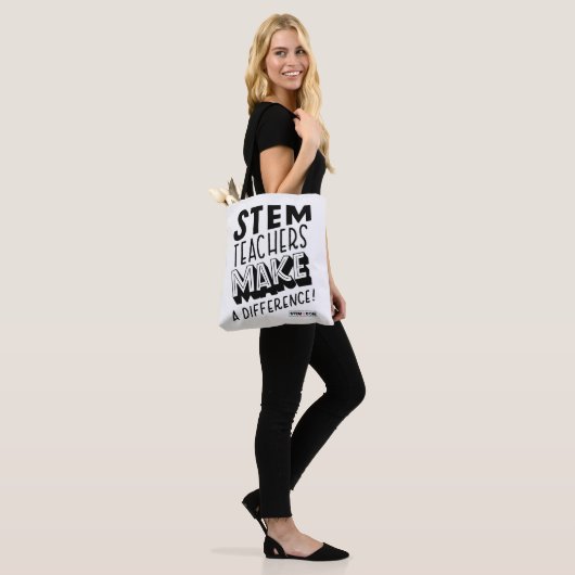 STEM-leraren maken een Canvas tas van verschil (Op model)