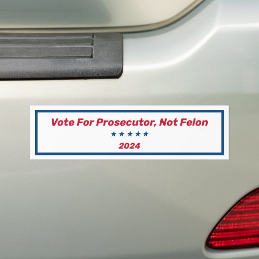 Stem op de aanklager, niet op de dader bumpersticker (Op auto)