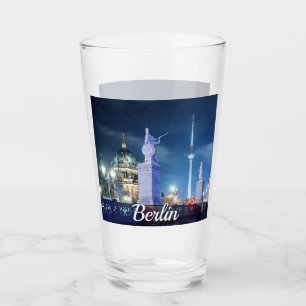 Stenen brug bij de kathedraal van Berlijn in Duits Glas
