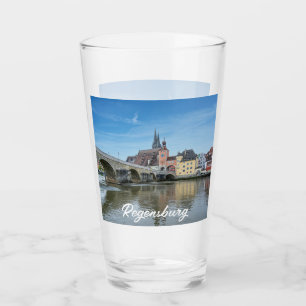 Stenen brug in Regensburg, Duitsland Glas