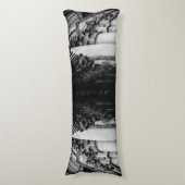 Stenen vleugels schedel lichaamskussen (Voorkant Verticaal)