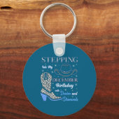 Stepng Into My December Birthday With Denim And Di Sleutelhanger (Voorkant)