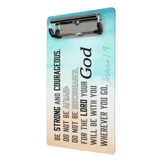 Sterke en moedige Joshua 1:9 Bijbelversie Mini Klembord (Angled2)