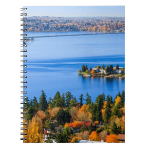 Sterke kleuren van de herfst in Bellevue Notitieboek