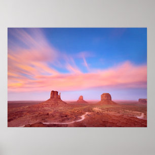 Sterke winden over Desert Valley Poster
