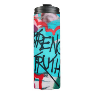 Sterkte op waarheidsgraffiti thermosbeker