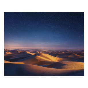 Sterrenhemel boven gouden woestijnduinen landschap perfect poster