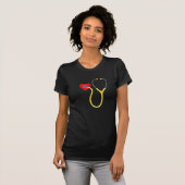 Stéthoscope et T-shirt de coeur (Devant entier)