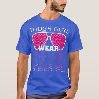 Stevige jongens Draag roze borstkankerwaarschuwing T-shirt