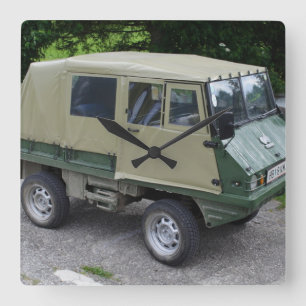 Steyr Puch Haflinger Vierkante Klok