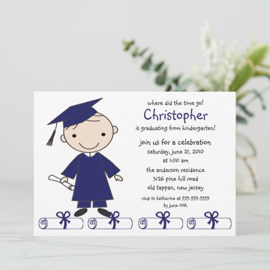 Stick Figuur Boy Afstuderen Uitnodiging (Staand voorkant)