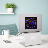 Sticker 13 étoiles (Ordinateur portable sur le bureau)