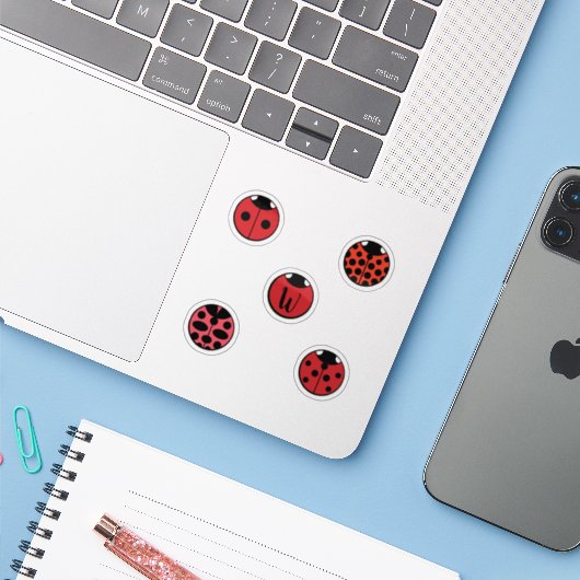 Sticker à contours Pois de Ladybug (Ordinateur portable avec iPhone)