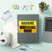 Sticker Affiche de sport de maman de lutte avec avertissem (Couverture iPad)