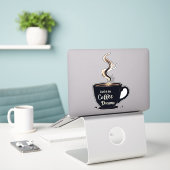 Sticker Alimenté par Coffee Dreams Student Mug (Ordinateur portable sur le bureau)