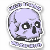 Sticker Alimenté par le chaos et le café glacé (Devant)