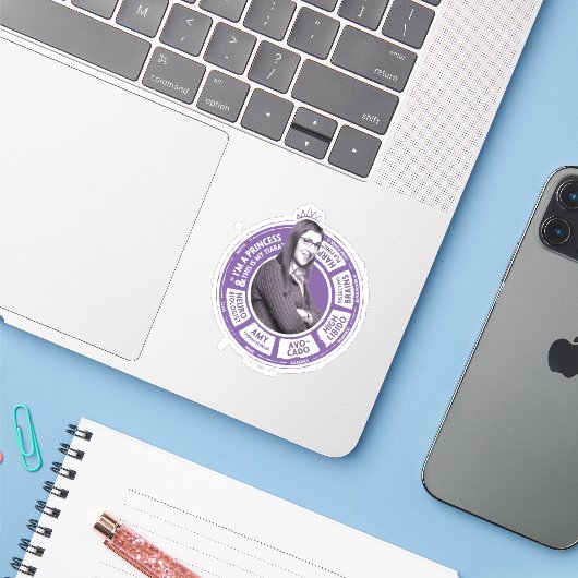 Sticker Amy Farrah Fowler - Graphique d'informations (Ordinateur portable avec iPhone)