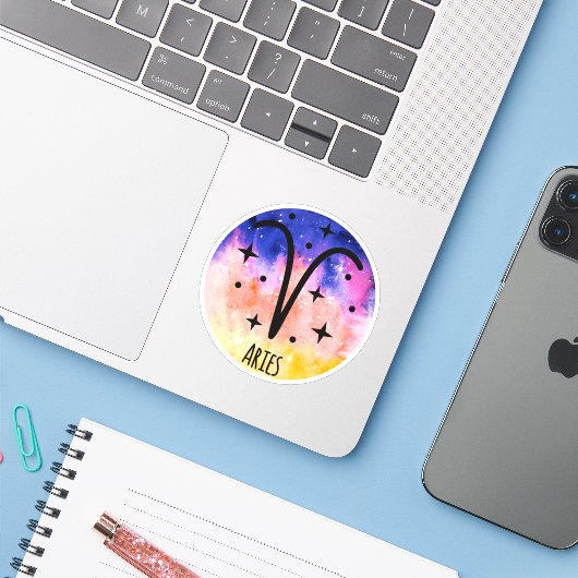 Sticker Aries (Ordinateur portable avec iPhone)
