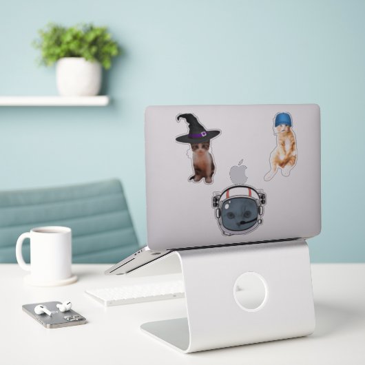 Sticker Astronaut (Ordinateur portable sur le bureau)