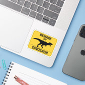 Sticker Attention aux dinosaures (Ordinateur portable avec iPhone)