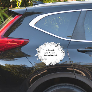 Sticker Avec chaque étape, je vis dans le moment- Mindfuln