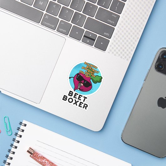 Sticker Beet Boxer Funny Beet Pun (Ordinateur portable avec iPhone)