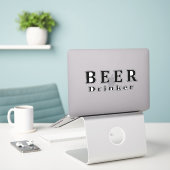 Sticker Bière, buveur de bière (Ordinateur portable sur le bureau)