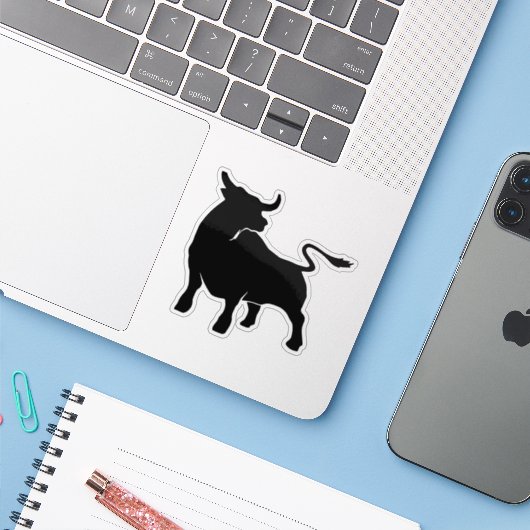 Sticker Black Bull (Ordinateur portable avec iPhone)