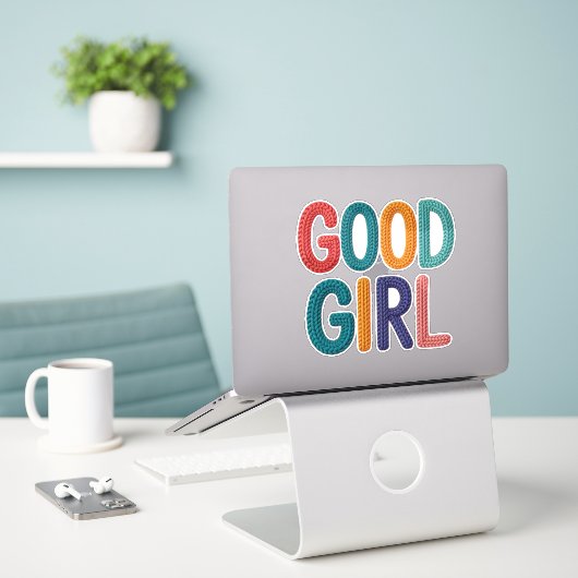 Sticker Bonne Fille (Ordinateur portable sur le bureau)