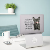 Sticker Bouledogue français bringé (Ordinateur portable sur le bureau)