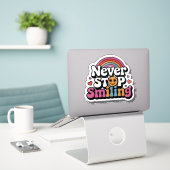 Sticker brillant - Soleil et sourires (Ordinateur portable sur le bureau)