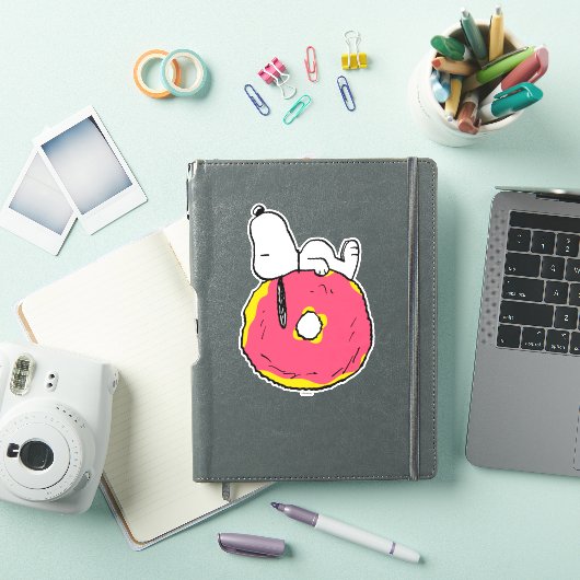 Sticker cacahuètes | Snoopy Donut rose (Couverture iPad)