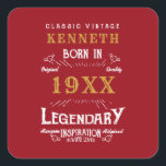 Sticker Carré 40th Birthday Vintage Red Gold Ajouter un nom Anné<br><div class="desc">Pour ceux qui fêtent leur 40e anniversaire, nous avons l'autocollant idéal d'anniversaire avec une sensation vintage. L'arrière - plan rouge avec un design typographique vintage blanc et or est simple et élégant avec une touche rétro. Customisez facilement le texte de ce cadeau d'anniversaire en utilisant le modèle fourni. Voir en...</div>