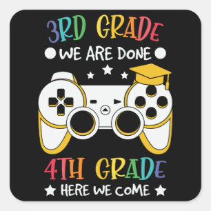 Sticker Carré 4e année ici, les enfants reviennent gamer à l'