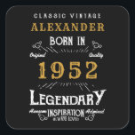 Sticker Carré 70th Birthday 1952 Ajouter Nom Legendary Black Gol<br><div class="desc">Pour ceux qui fêtent leur anniversaire, nous avons les autocollants d'anniversaire idéaux. L'arrière - plan noire au design blanc et doré est simple, mais élégante et rétro. Customisez facilement le texte de cet anniversaire en utilisant le modèle fourni. Plus de cadeaux et de fournitures de fête disponibles avec le design...</div>