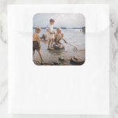 Sticker Carré Albert Edelfeue - Les garçons jouent sur le rivage (Sac)