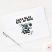 Sticker Carré Arma stupide mais adorable (Enveloppe)