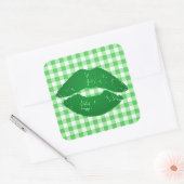 Sticker Carré Baiser irlandais amusant sur vert En vichy St Patr (Enveloppe)