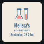 Sticker Carré Beaker & Test Tube Science Themed<br><div class="desc">Autocollants d'anniversaire avec un dessin mignon d'un tube d'essai et bécher. Parfait pour les types scientifiques.</div>