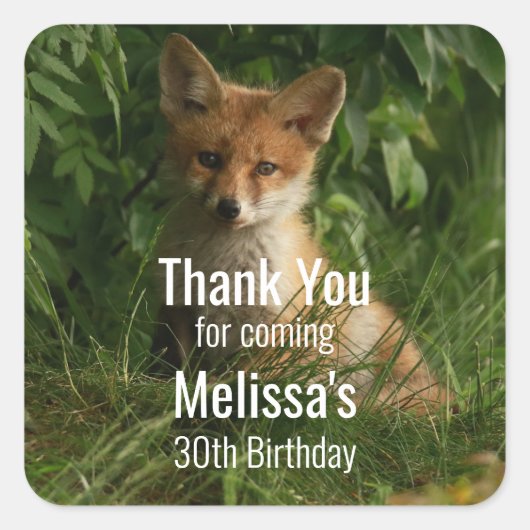 Sticker Carré Bébé Fox dans une forêt verte Anniversaire Merci (Devant)