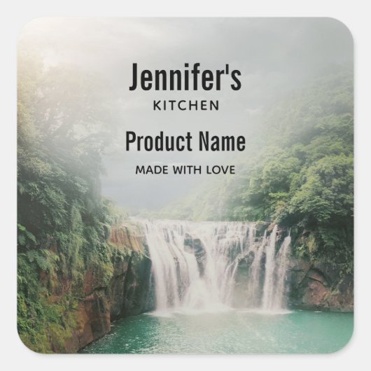 Sticker Carré Belle cascade dans une cuisine de la forêt de mont (Devant)