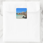 Sticker Carré Belle Mer Tropicale avec Côte Rocheuse Couverte (Sac)