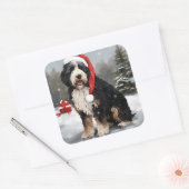 Sticker Carré Bernedoodle Chien dans Noël de neige (Enveloppe)