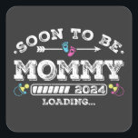Sticker Carré Bientôt être maman 2024 Chargement<br><div class="desc">Bientôt Be Mommy 2024 Chargement Promoted to Mommy Funny Crew Graphic design Cadeau Carré Stickers Collection classique.</div>