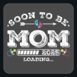 Sticker Carré Bientôt être maman 2025 Chargement<br><div class="desc">Bientôt Be Mom 2025 Chargement Promoted to Mom Funny Crew Graphic design Cadeau Carré Stickers Collection classique.</div>